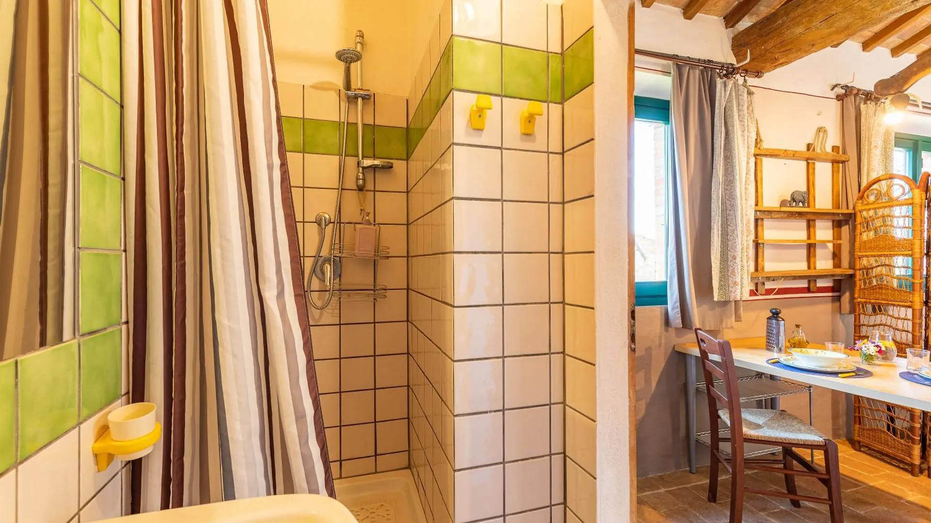 Agriturismo Selvoli - La Scuola 피엔자 0*,